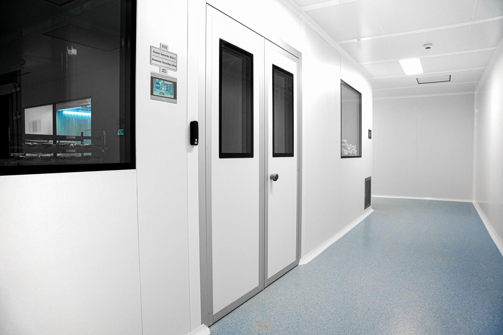 A Detailed Guide to Cleanroom Regulations (2025)
